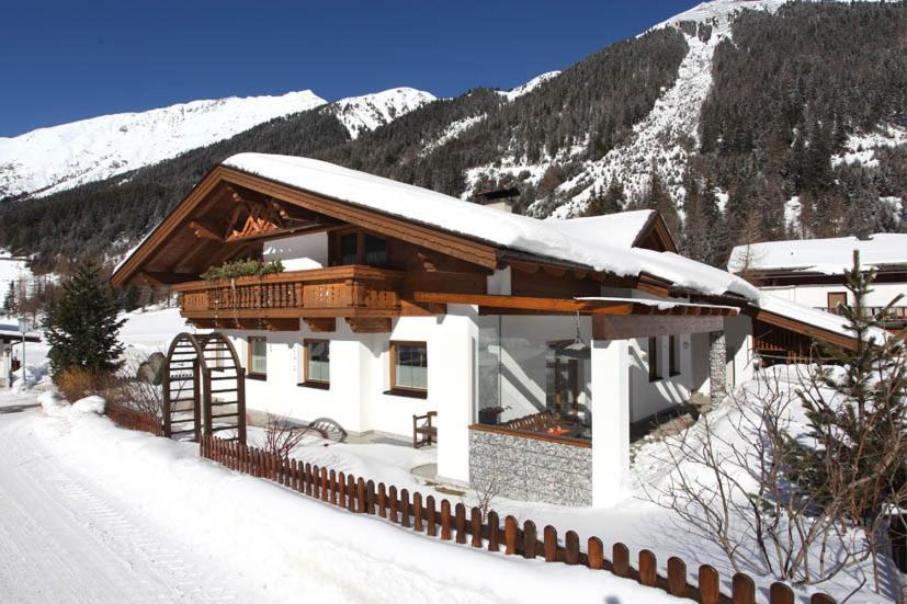 Appartementhaus Florian Langenfeld Exterior photo